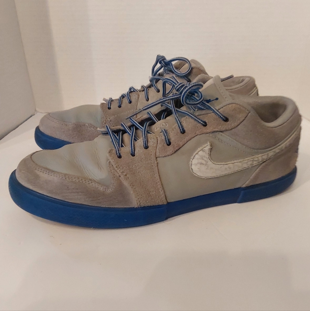 RARE 2012 JORDAN 1 LOW STEALTH OLD ROYAL PRE-OWNED